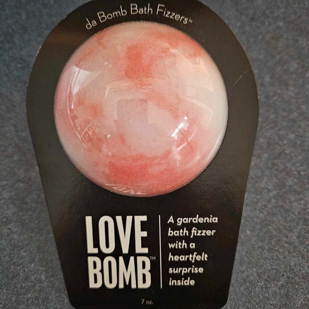 da Bomb Bath Fizzers Love Bomb With Heartfelt Surprise Inside